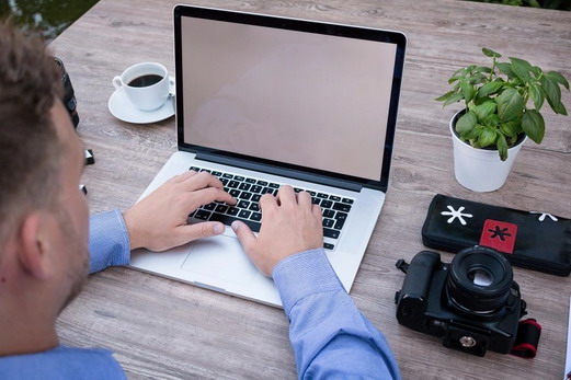 爱上海：The irresistible __： The mysterious feeling brought to you by Shanghai's backyard garden!